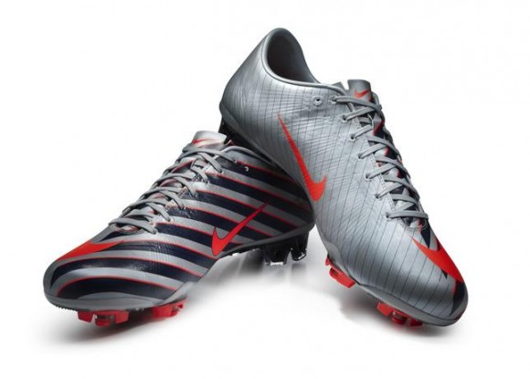 สตั๊ดรุ่น ซีอาร์ เมอร์คิวเรียล เวเปอร์ ซูเปอร์ฟลาย ทรี (CR Mercurial Vapor Superfly III)