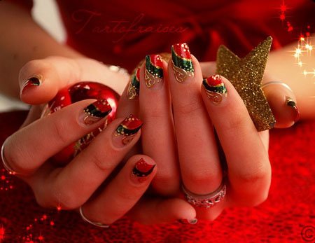 Beautiful Nail Art Ideas for Christmas 2012