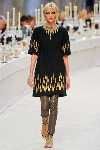 Cảm nhận hơi thở Ấn Độ trong BST Thu đầy bí ẩn từ Chanel Pre-Fall 2012 - Bộ sưu tập - Chanel