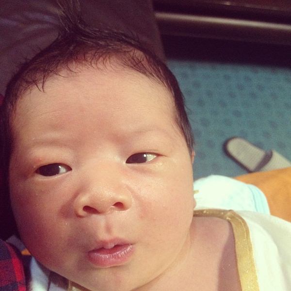 อัพเดท!! ภาพน้องภูดิศ ลูกชายหัวแก้วหัวแหวนของ ป๋อ เอ๋ ทะเล้นเชียว! - ลูกดารา - ภาพน้องภูดิศ - ลูกชายป๋อ เอ๋ - ป๋อ ณัฐวุฒิ สกิดใจ - ลูกชายคนแรก