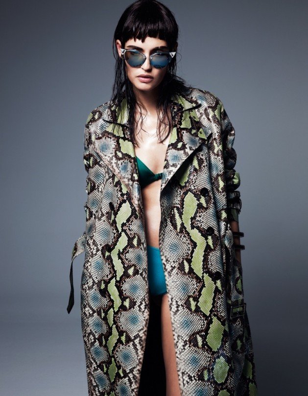Bianca Balti gai góc trên tạp chí Fashion Issue số 2