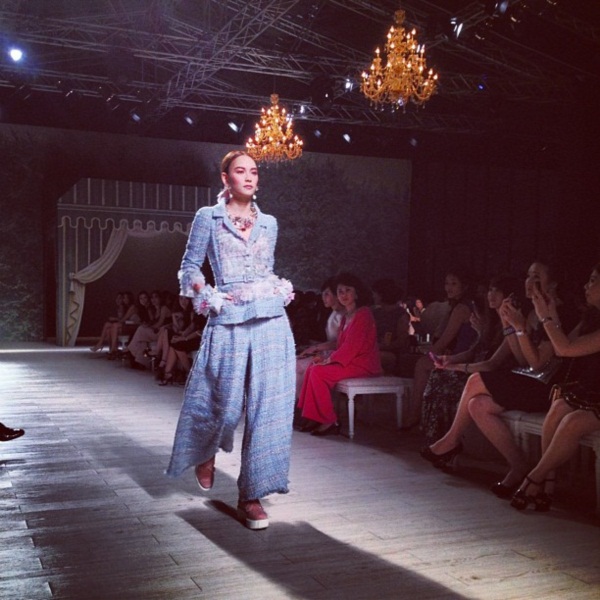 ประมวลภาพหรูเริ่ด!! ดารา-นางแบบ ร่วมงานแฟชั่นโชว์ Chanel Cruise - แฟชั่นโชว์ - หรูเริ่ด - ดารา นางแบบ - Chanel Cruise