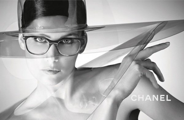 Đôc Đáo  với BST Kính Mát Xuân Hè 2013 của Chanel
